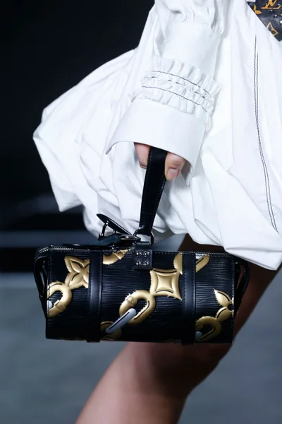 Look 61